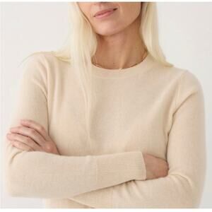 Chic Banana Republic Italian Yarn Sweater NWT Size M - Cream